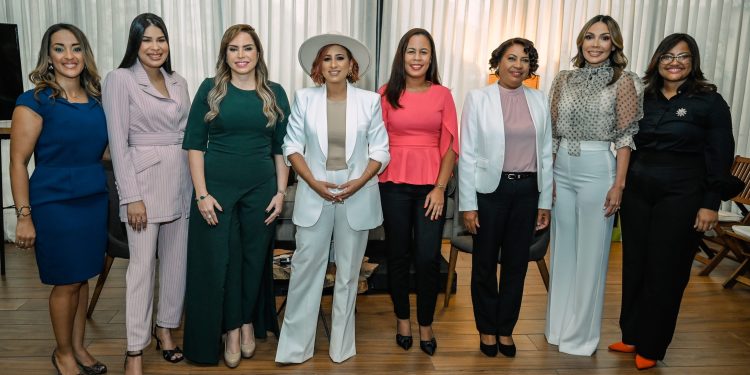 elDinero Mujer celebra segunda edición de Wonder Woman Dominicana