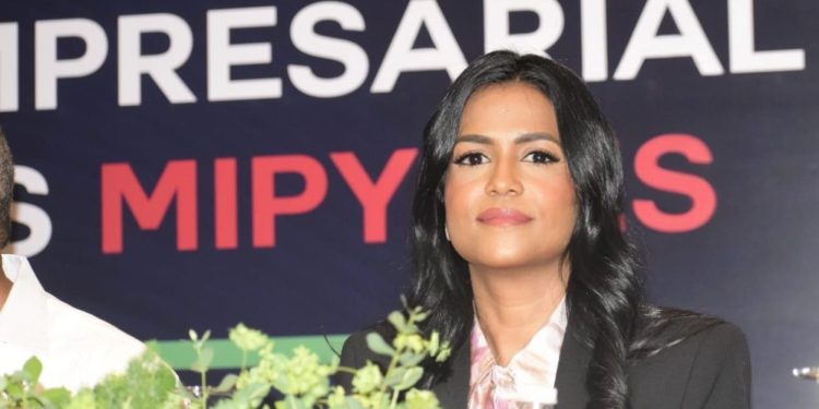 Anmepro exhorta al Senado aprobar 10 de días de licencia por paternidad