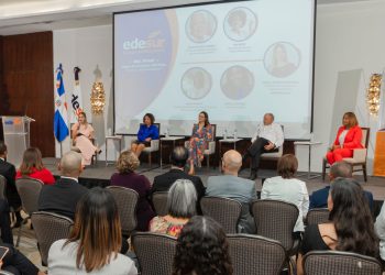 Formación técnica ayudaría a que más mujeres participen en el sector eléctrico