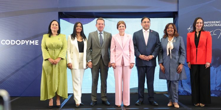 Raquel Peña participa en encuentro de mujeres empresarias de Codopyme