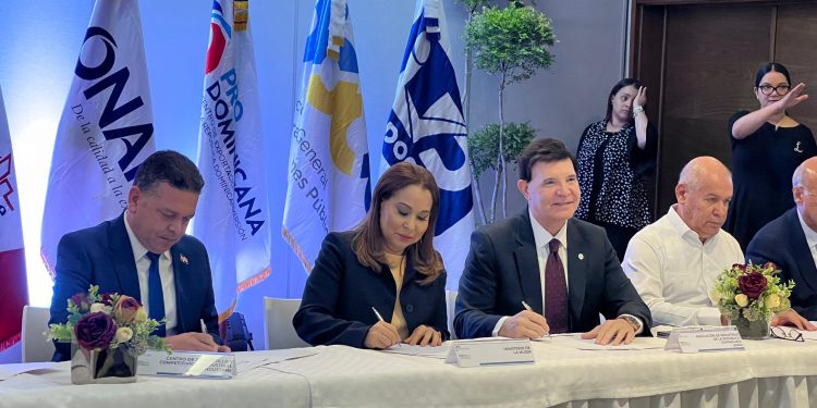 Convenio interinstitucional busca potenciar la participación femenina en la industria manufacturera