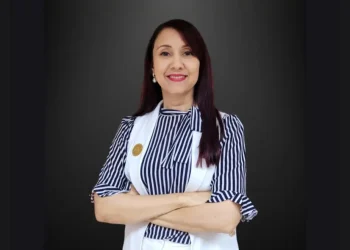 Raysa Castillo recibe doctorado honoris causa en Veracruz por su labor educativa y social en América Latina