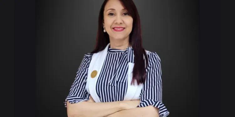 Raysa Castillo recibe doctorado honoris causa en Veracruz por su labor educativa y social en América Latina