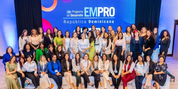 EMPRO gradúa a su primera generación en RD