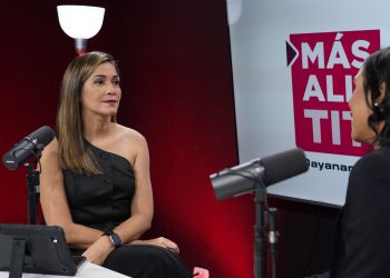 Dayanara Reyes Pujols consolida su liderazgo en la comunicación estratégica con Más Allá del Titular