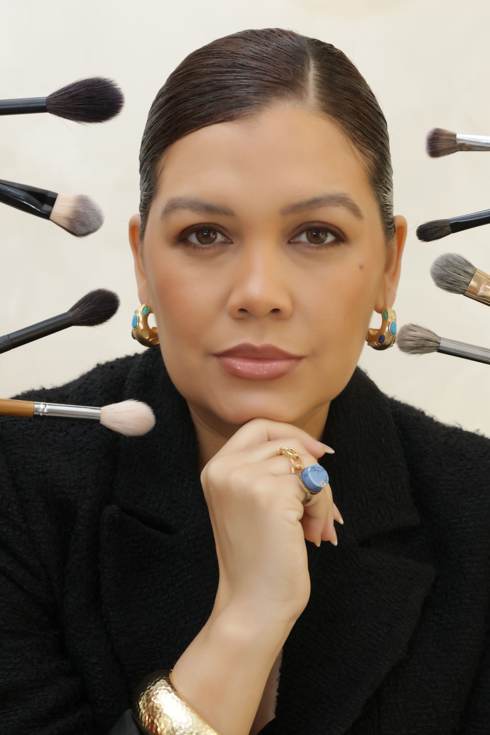 Heyvi “Avis” Vásquez ha construido una carrera que va mucho más allá del maquillaje